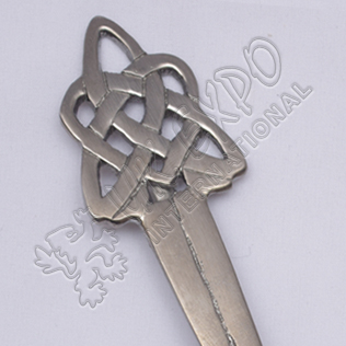 Celtic Knot Shiny Antique Kilt Pin