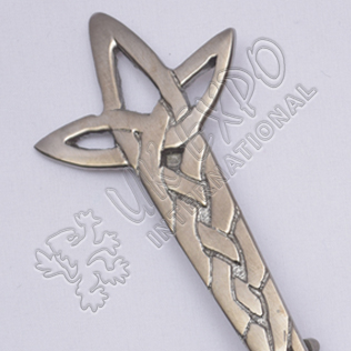 Leaf Celtic Shiny Antique Kilt Pin