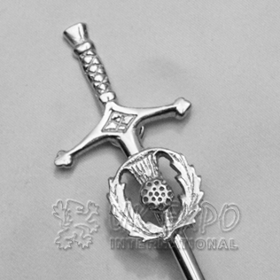 Scottish sword with flower Kilt pin