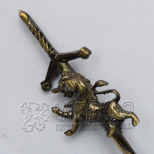 Rampart lion with Scottish sword kilt pin bross antique