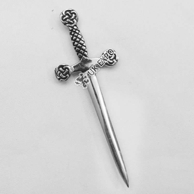 Celtic Kilt Pin With Black Color Filling