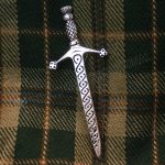 Claidhmhor Interlace Kilt Pin