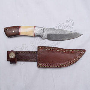 Damascus blade knife for kilt lover beautiful wooden and bone handle style