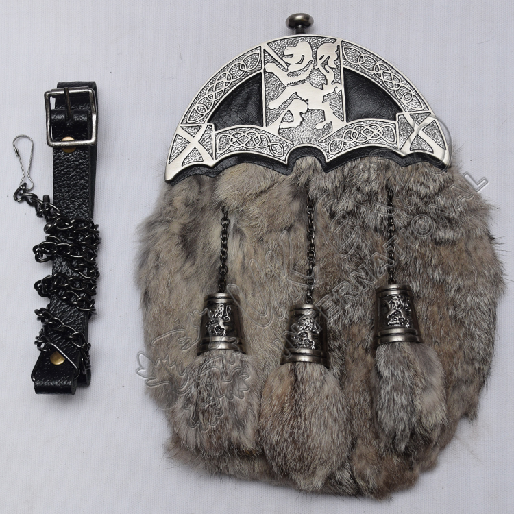 Antique Cantle Rampart Lion Gray Fur Sporran