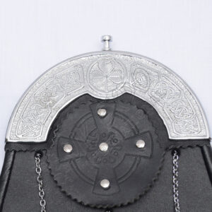 Black emboss leather trinity sporran with Shamrock cantle
