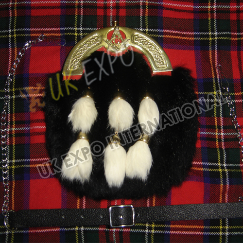 gold_cantle_black_rabbit_furr_with_six_tessels_red_backing_on_gold_masonic_badge_m_2071.jpg Masonic Gold Black Rabbit Fur 6 Tassel Sporran