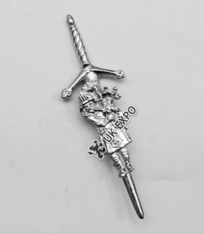 Pipers Sword Kilt Pin