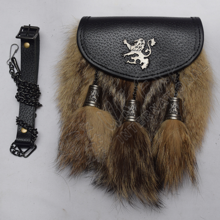 Antique Lion Badge Brown Fox Fur Sporran