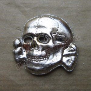 WW1 German Army Skull Pattern Metal Badge